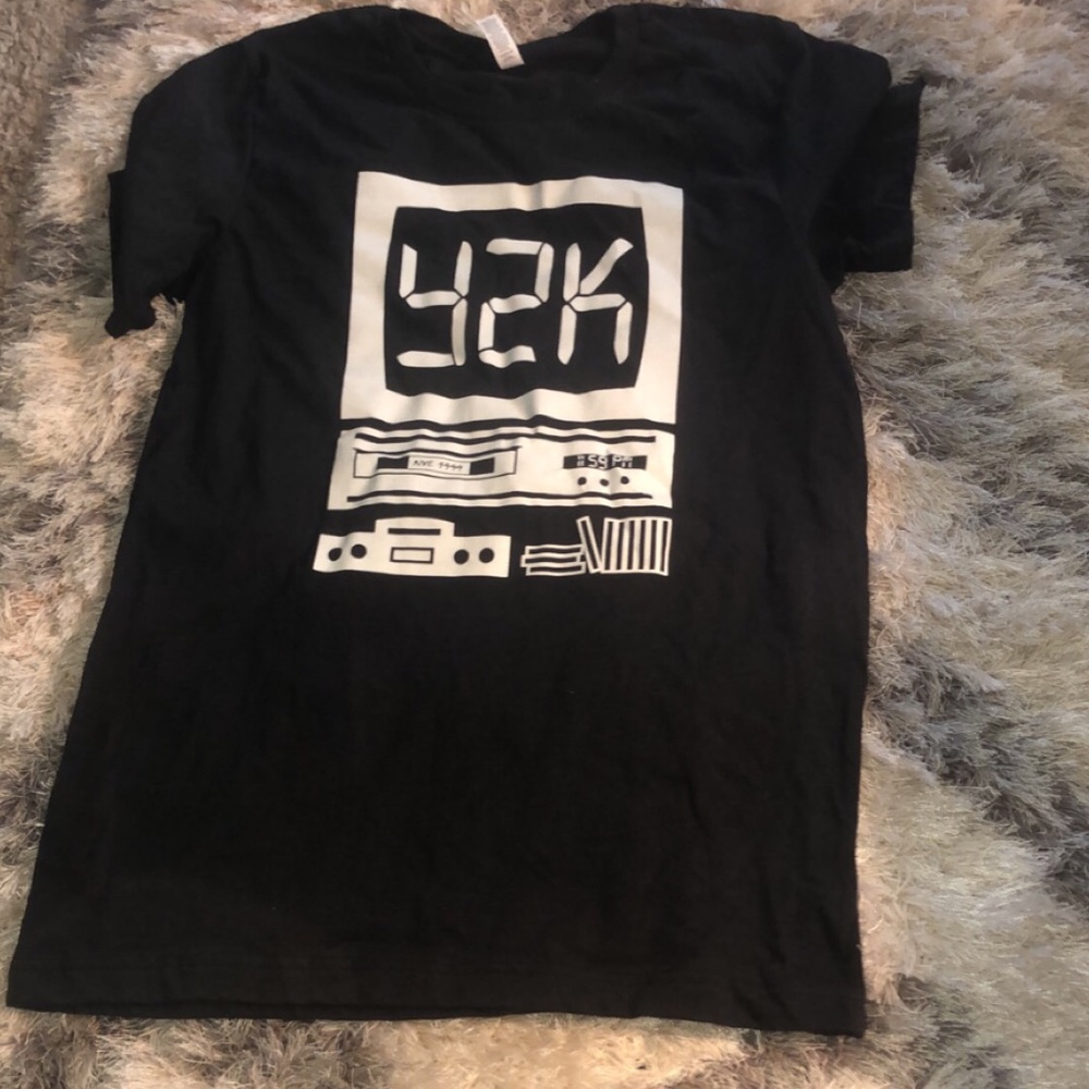 Black T